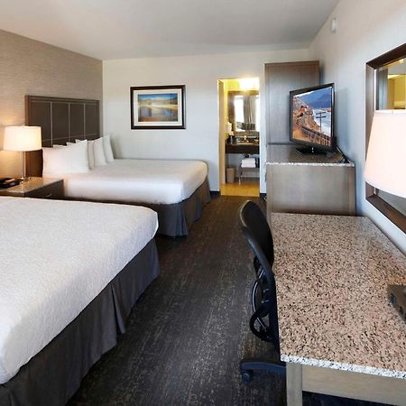 Best Western Plus Hilltop Inn Реддинг Экстерьер фото