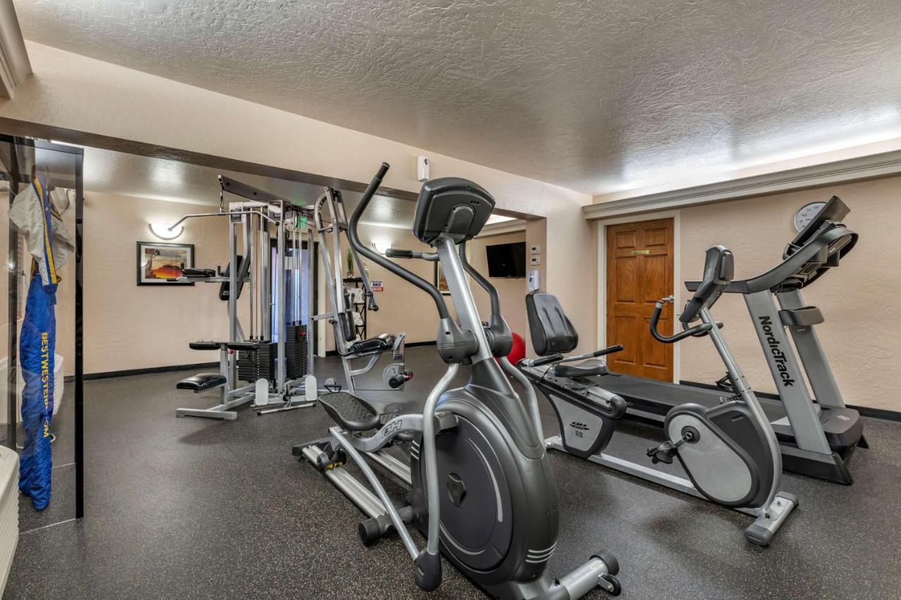 Best Western Plus Hilltop Inn Реддинг Экстерьер фото