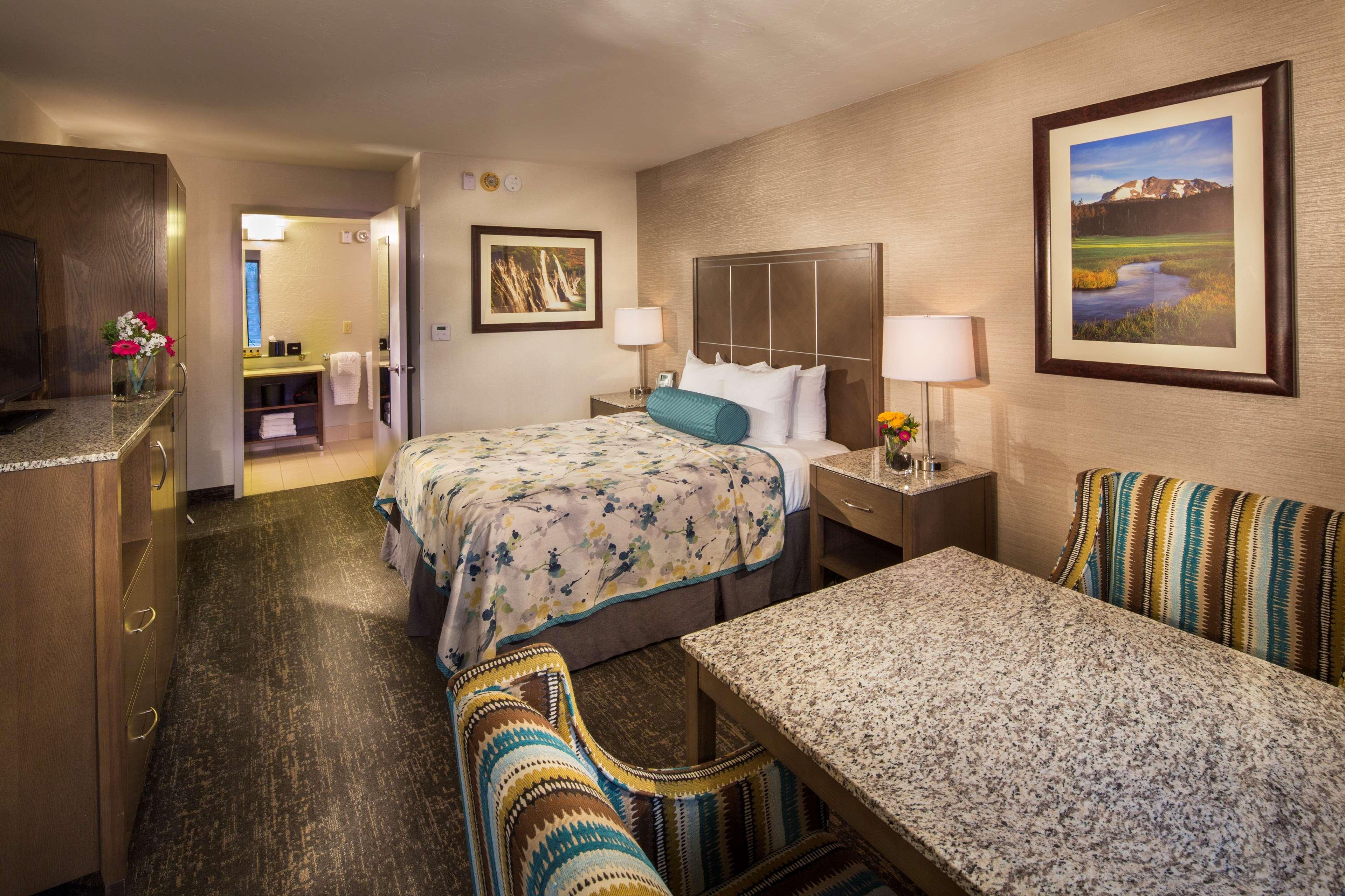 Best Western Plus Hilltop Inn Реддинг Экстерьер фото