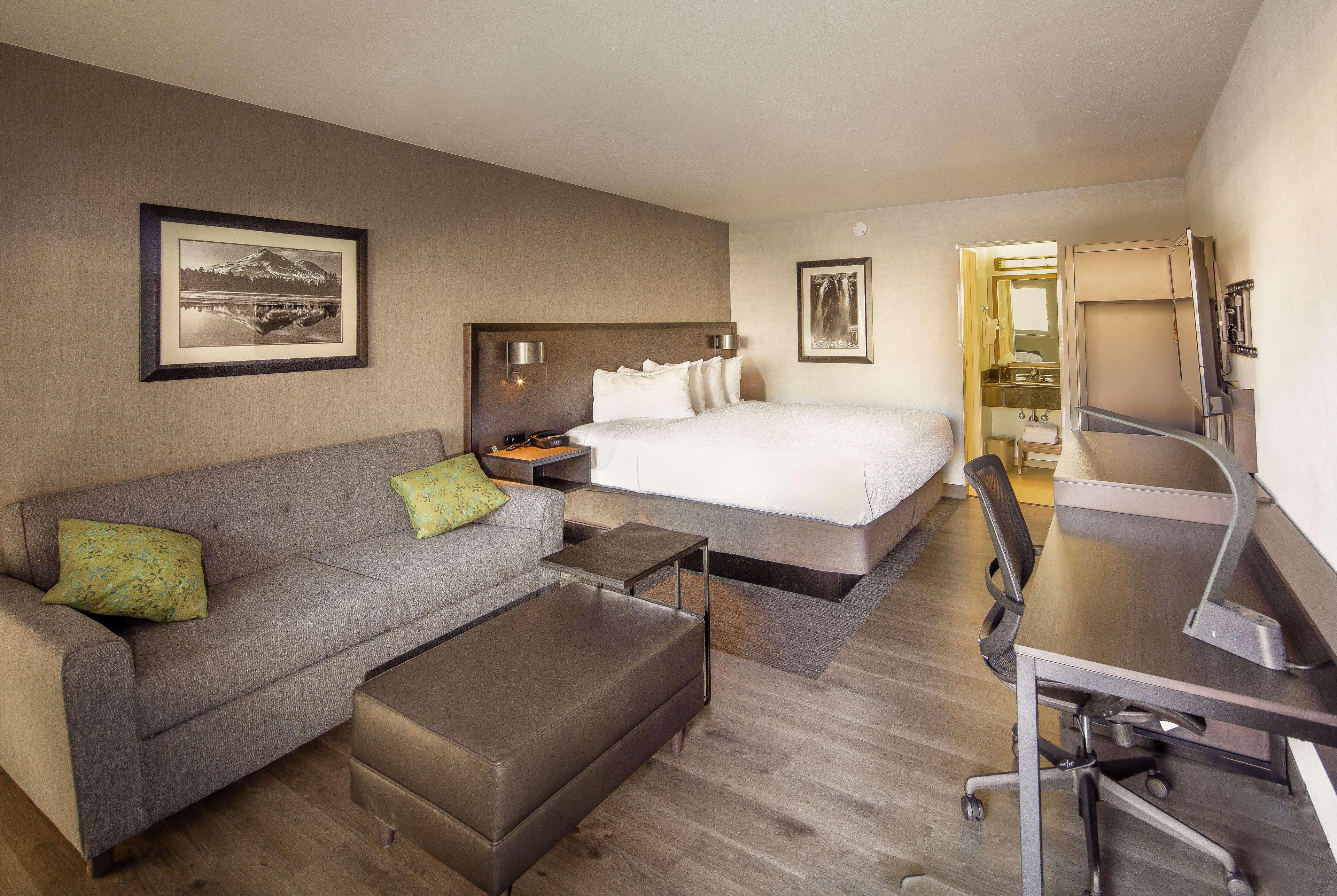 Best Western Plus Hilltop Inn Реддинг Экстерьер фото