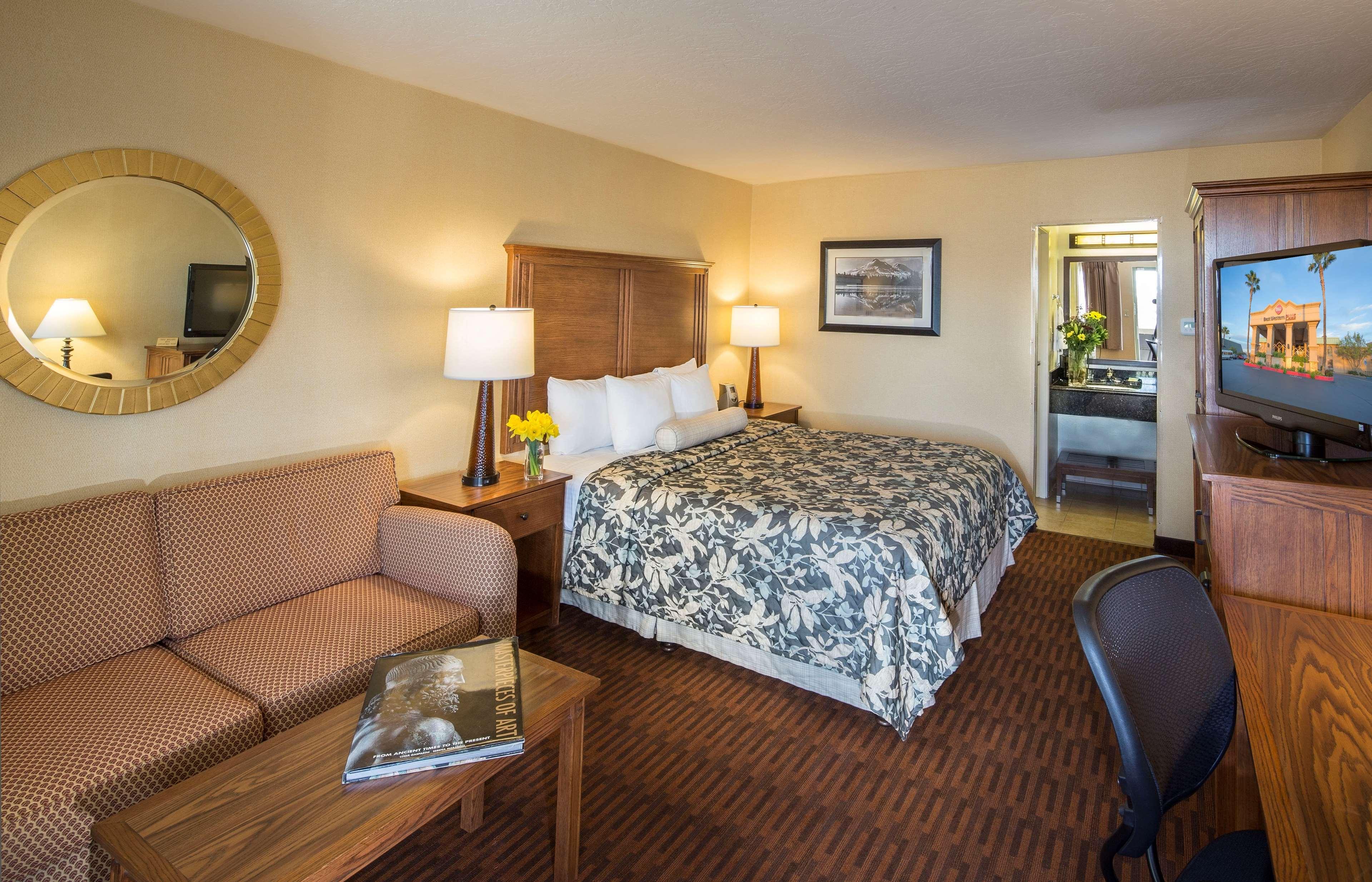 Best Western Plus Hilltop Inn Реддинг Экстерьер фото