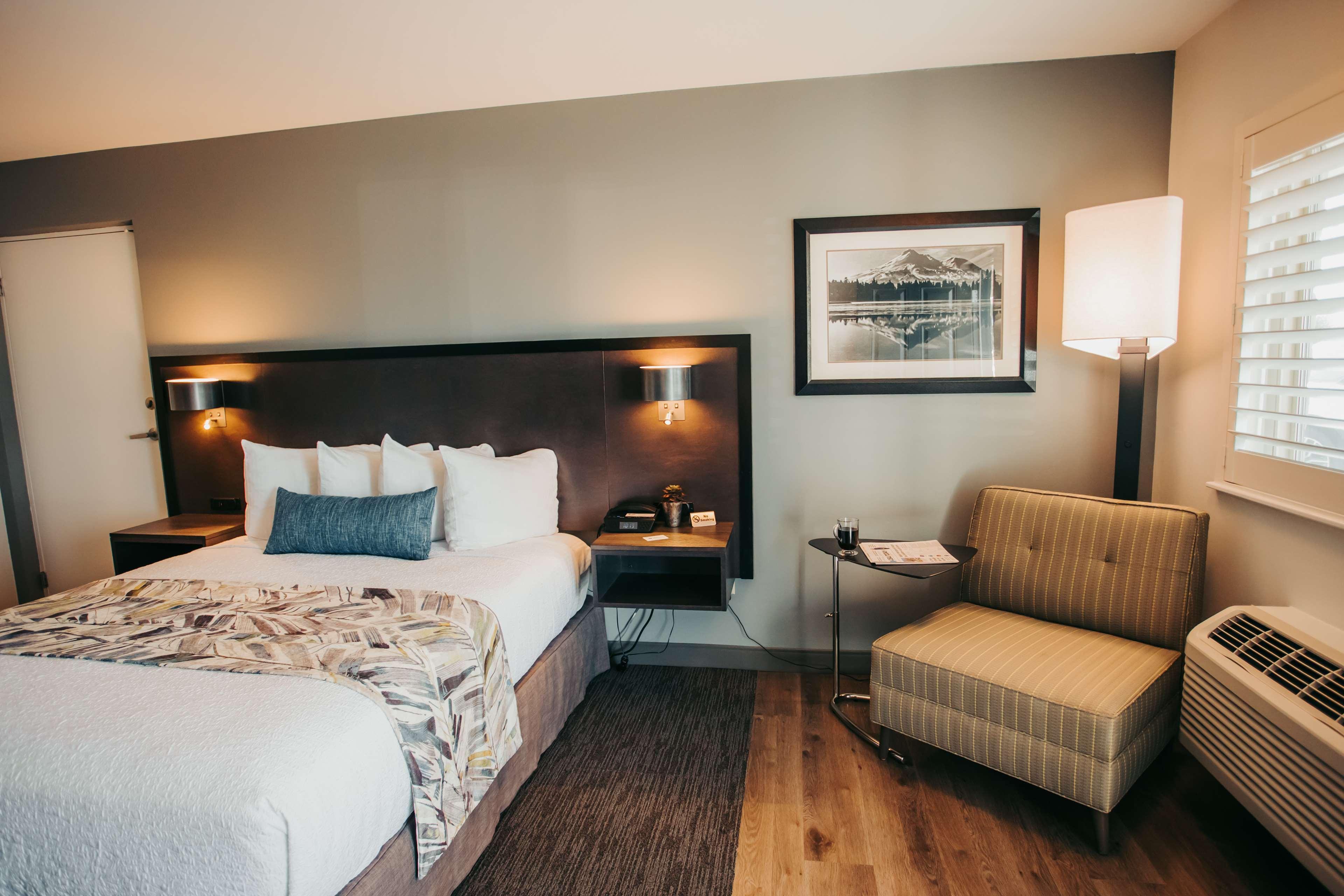 Best Western Plus Hilltop Inn Реддинг Экстерьер фото