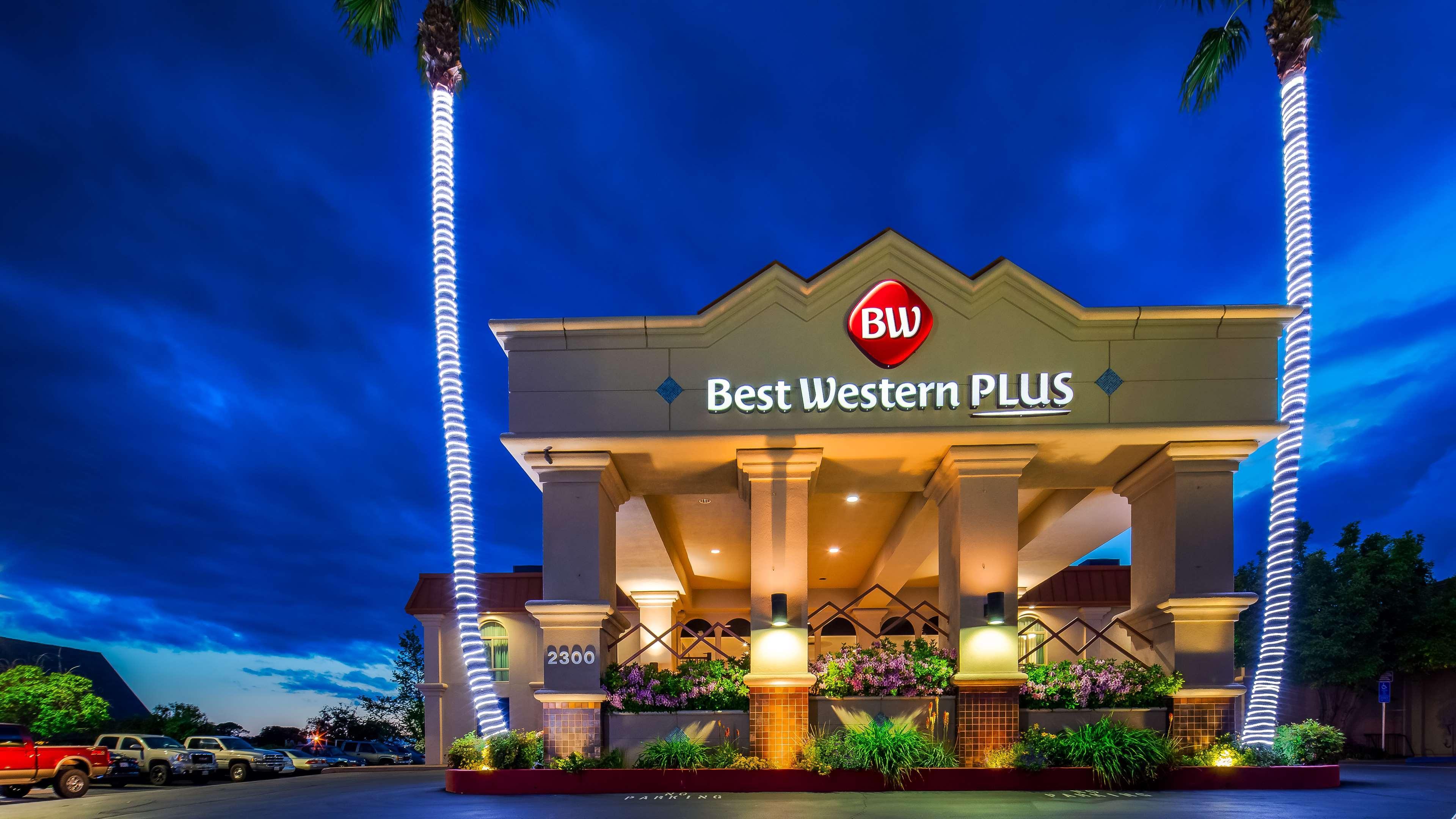 Best Western Plus Hilltop Inn Реддинг Экстерьер фото