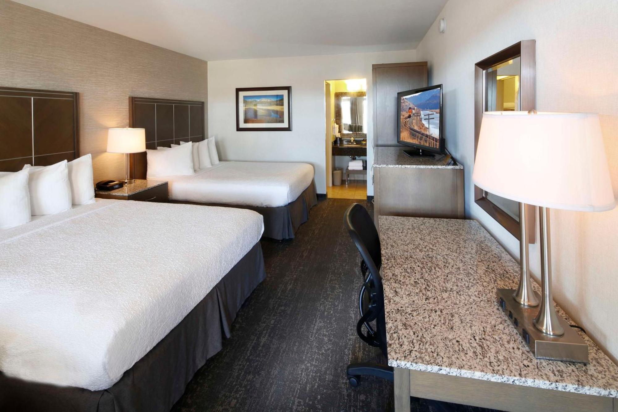Best Western Plus Hilltop Inn Реддинг Экстерьер фото
